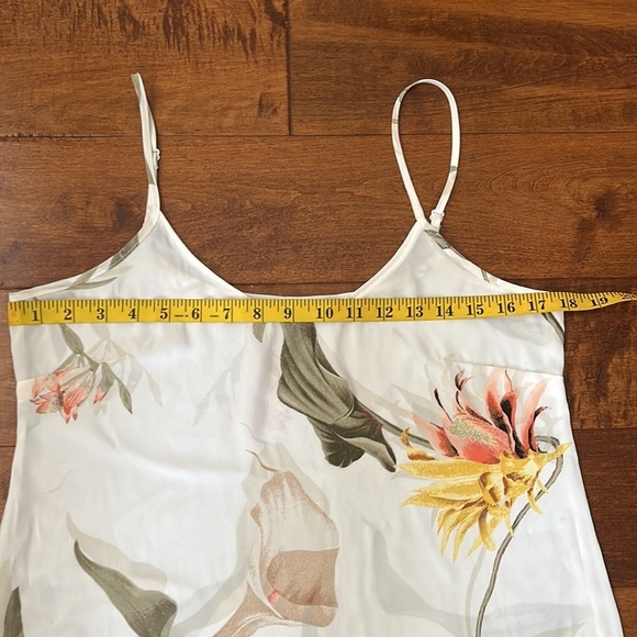 White House Black Market Floral Adjustable Strap Top Size S - Picture 6 of 10